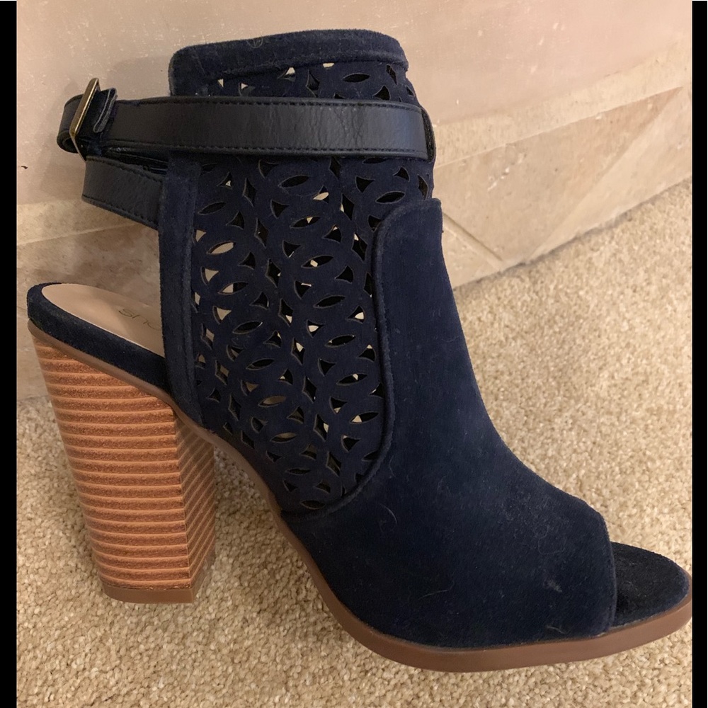 BLK SHOES...Gorgeous!